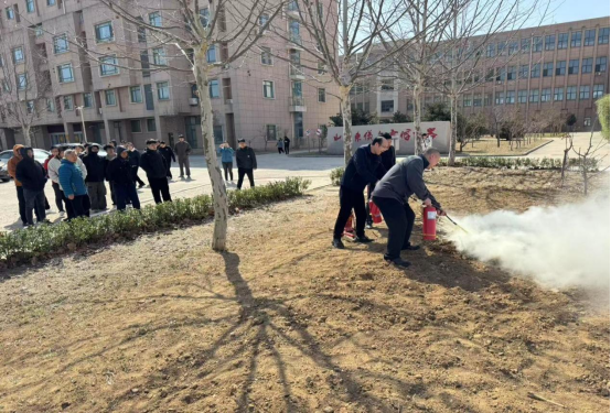 凯发国际消防演练《消防灭火救援、应急逃生》