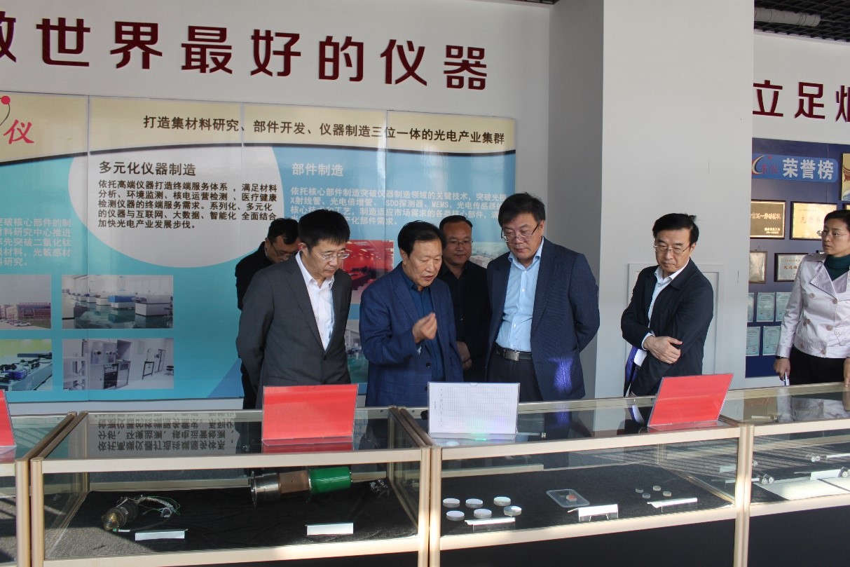 李储林参观02.jpg